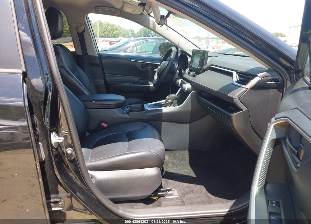 2019 TOYOTA RAV4 VIN: 2T3H1RFV7KW028545