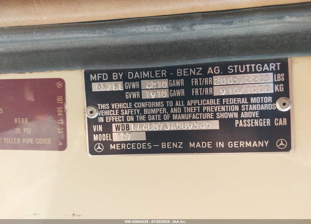 1988 MERCEDES-BENZ 560 SL VIN: WDBBA48D7JA089340