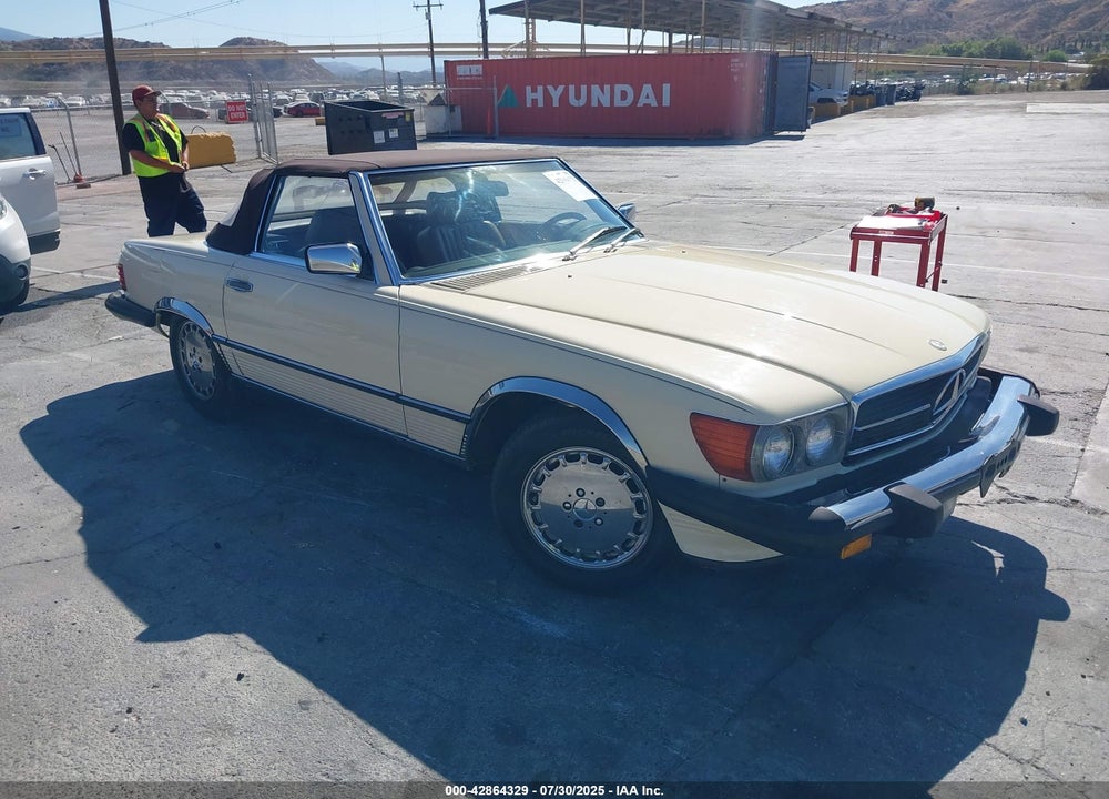 1988 MERCEDES-BENZ 560 SL VIN: WDBBA48D7JA089340