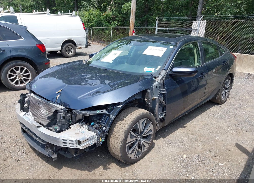 2018 HONDA CIVIC VIN: JHMFC1F43JX008411