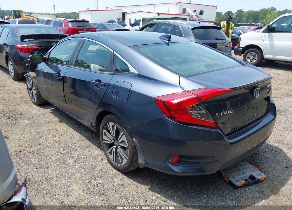 2018 HONDA CIVIC VIN: JHMFC1F43JX008411