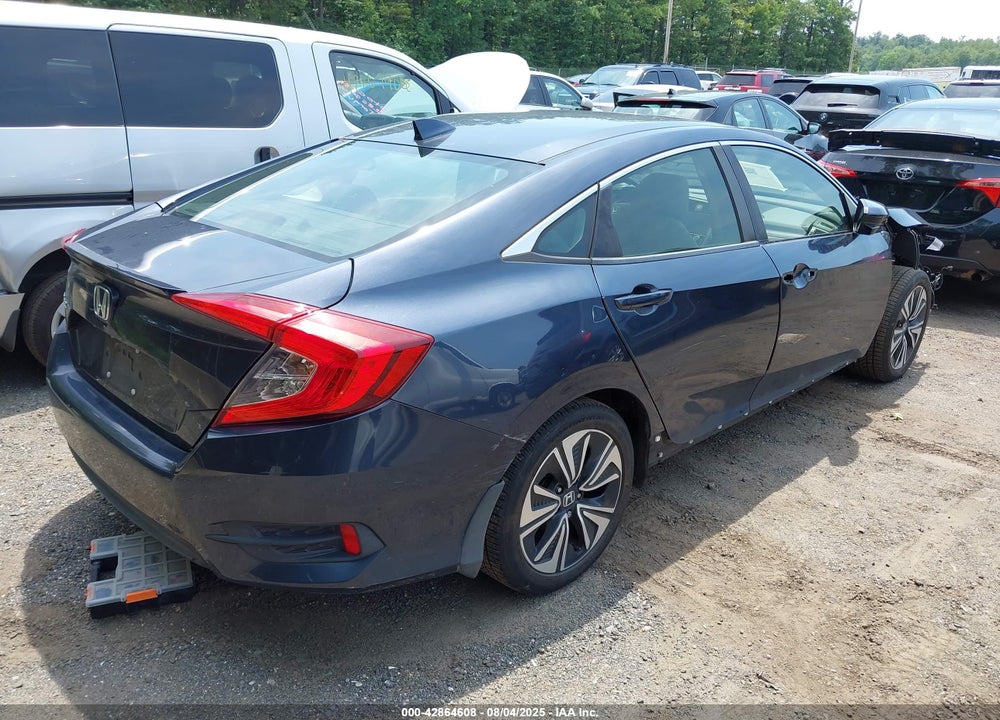 2018 HONDA CIVIC VIN: JHMFC1F43JX008411
