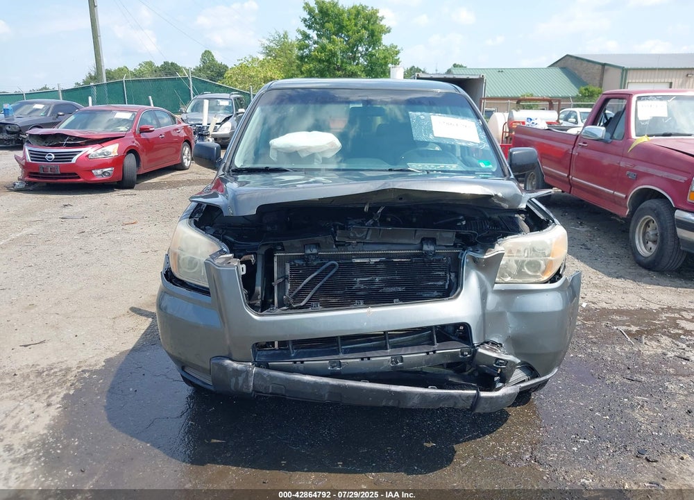 2007 HONDA PILOT LX VIN: 5FNYF18157B021068