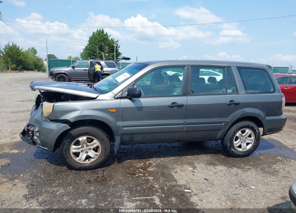 2007 HONDA PILOT LX VIN: 5FNYF18157B021068