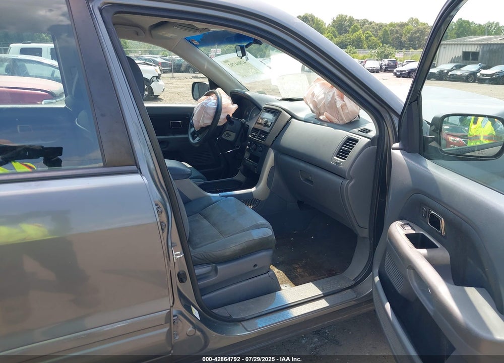 2007 HONDA PILOT LX VIN: 5FNYF18157B021068