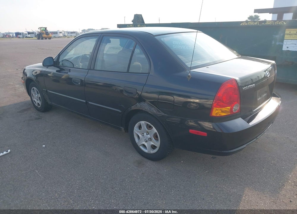 2005 HYUNDAI ACCENT VIN: KMHCG45C55U587584