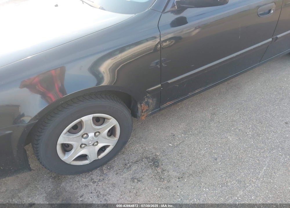 2005 HYUNDAI ACCENT VIN: KMHCG45C55U587584