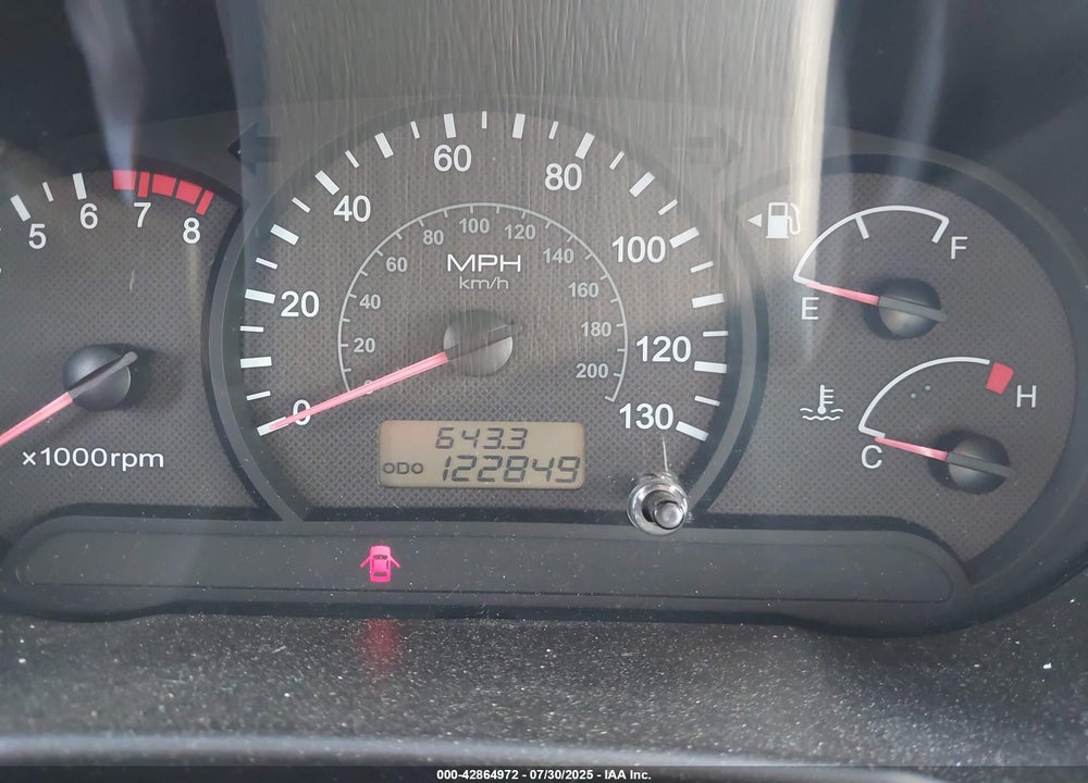 2005 HYUNDAI ACCENT VIN: KMHCG45C55U587584