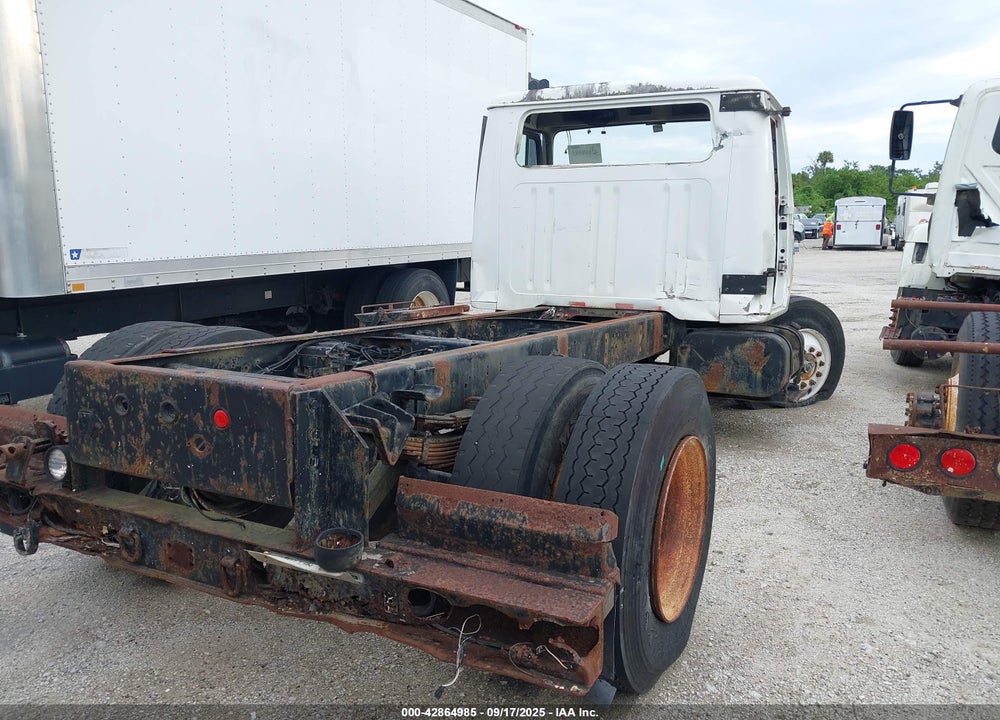 2000 INTERNATIONAL 4000 4700 VIN: 1HTSCAAN5YH217270