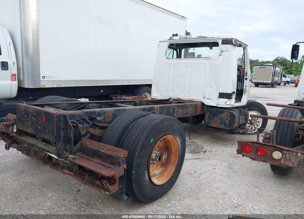2000 INTERNATIONAL 4000 4700 VIN: 1HTSCAAN5YH217270