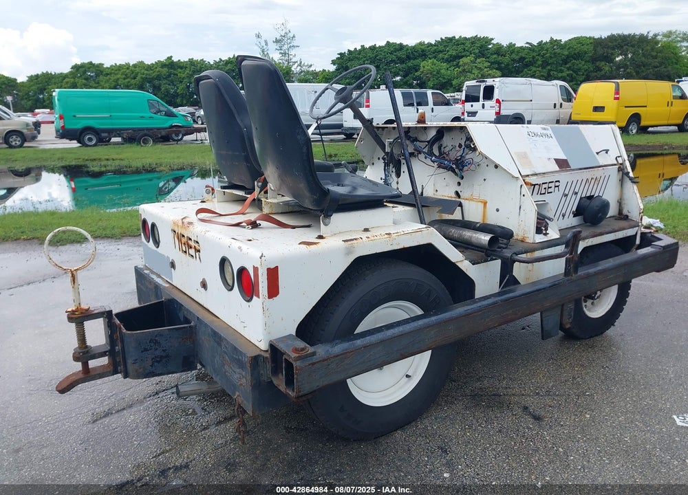2003 EQUIPMENT TIGER TRACT TIG VIN: 52416-16-0203-164