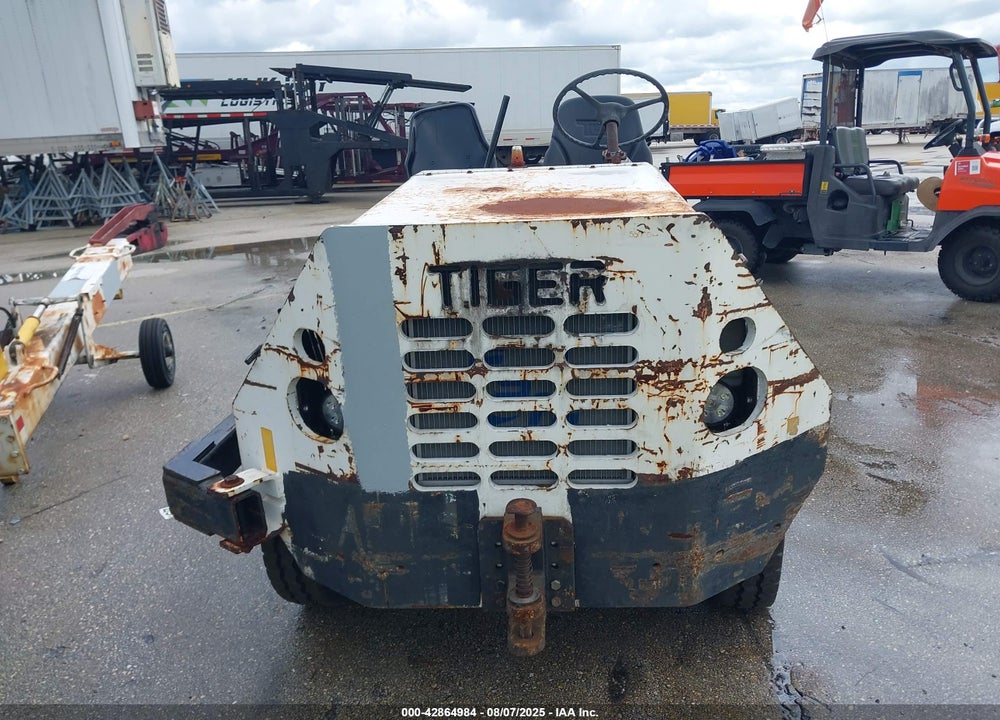 2003 EQUIPMENT TIGER TRACT TIG VIN: 52416-16-0203-164