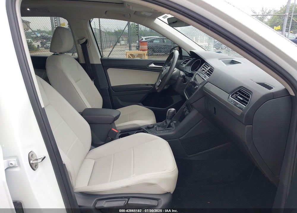 2020 VOLKSWAGEN TIGUAN VIN: 3VV2B7AX1LM063294
