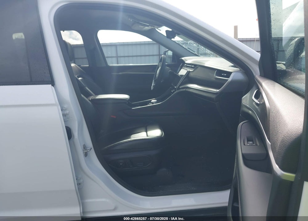 2023 JEEP GRAND CHEROKEE VIN: 1C4RJHBG7PC578957