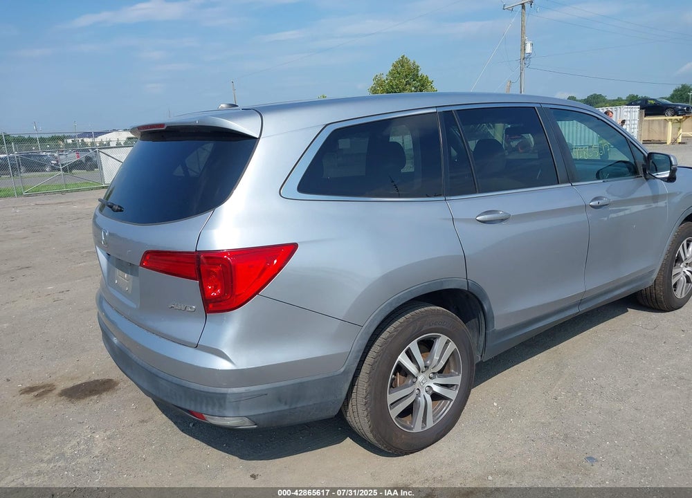 2017 HONDA PILOT VIN: 5FNYF6H31HB072115