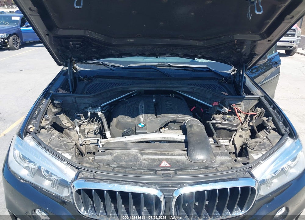 2014 BMW X5 VIN: 5UXKR2C53E0H34402