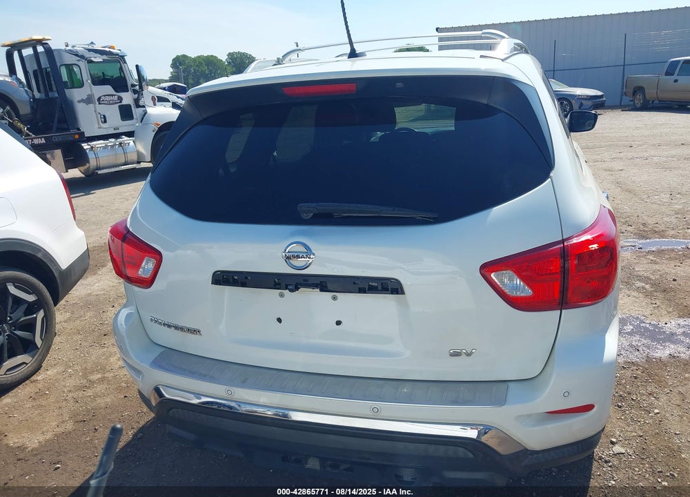2018 NISSAN PATHFINDER VIN: 5N1DR2MN4JC608057