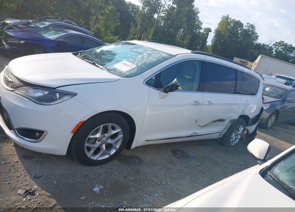 2017 CHRYSLER PACIFICA TOURING L VIN: 2C4RC1BG0HR518089