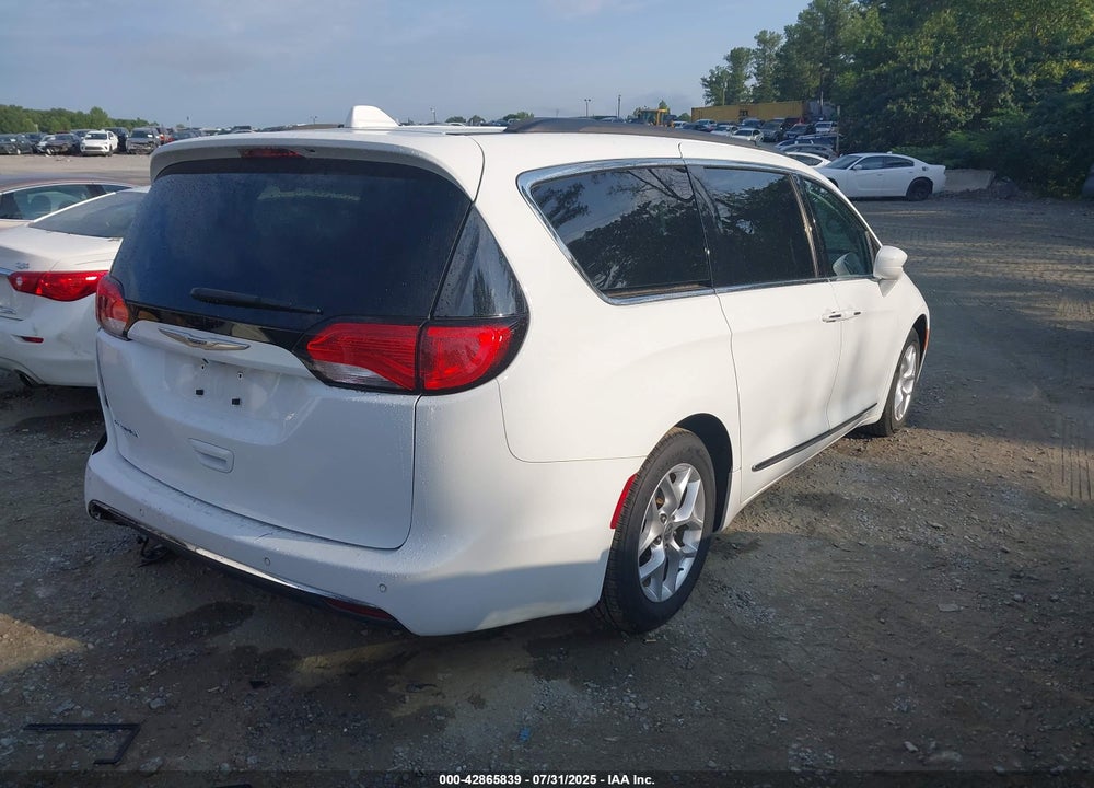 2017 CHRYSLER PACIFICA TOURING L VIN: 2C4RC1BG0HR518089