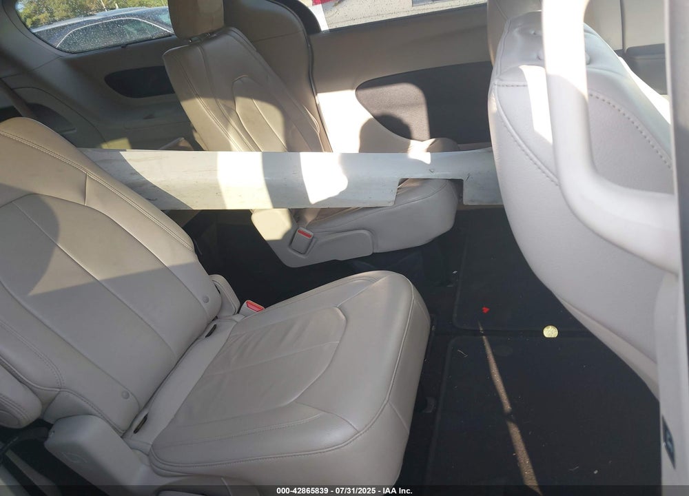 2017 CHRYSLER PACIFICA TOURING L VIN: 2C4RC1BG0HR518089