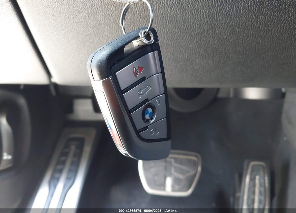 2021 BMW X5 VIN: 5UXCR6C08M9E46725