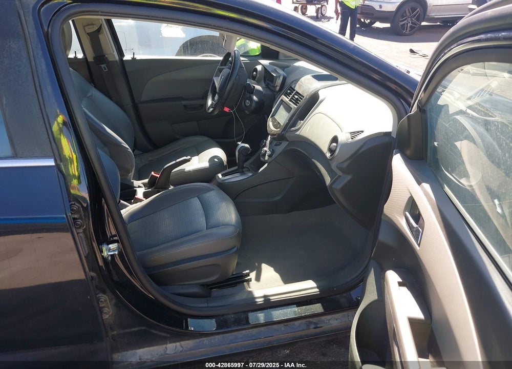 2015 CHEVROLET SONIC VIN: 1G1JE6SB8F4116693