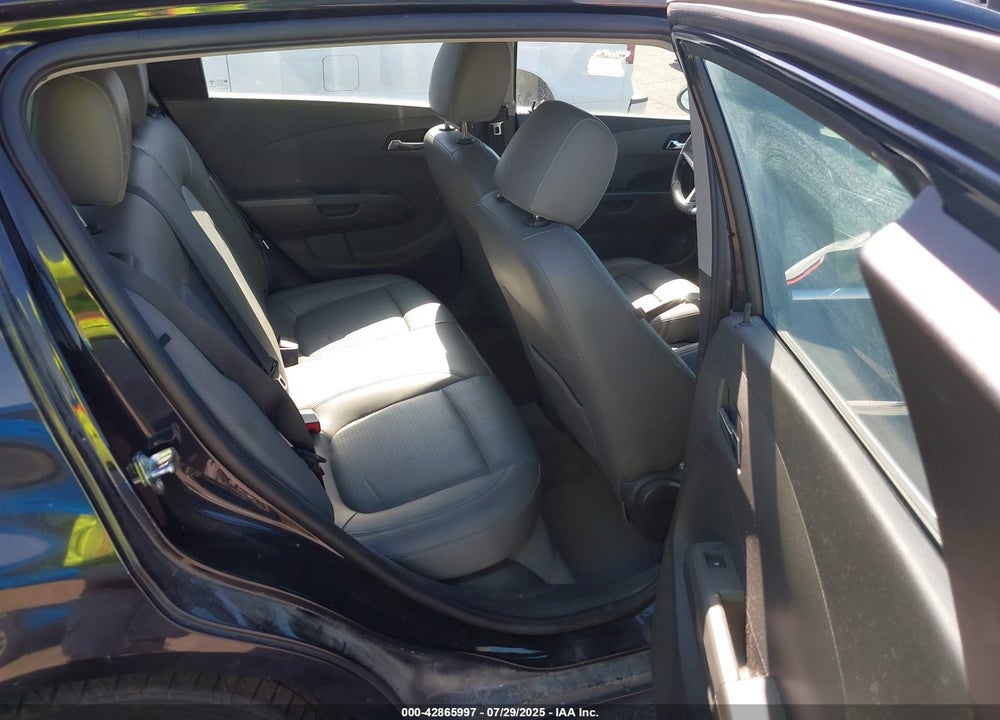 2015 CHEVROLET SONIC VIN: 1G1JE6SB8F4116693