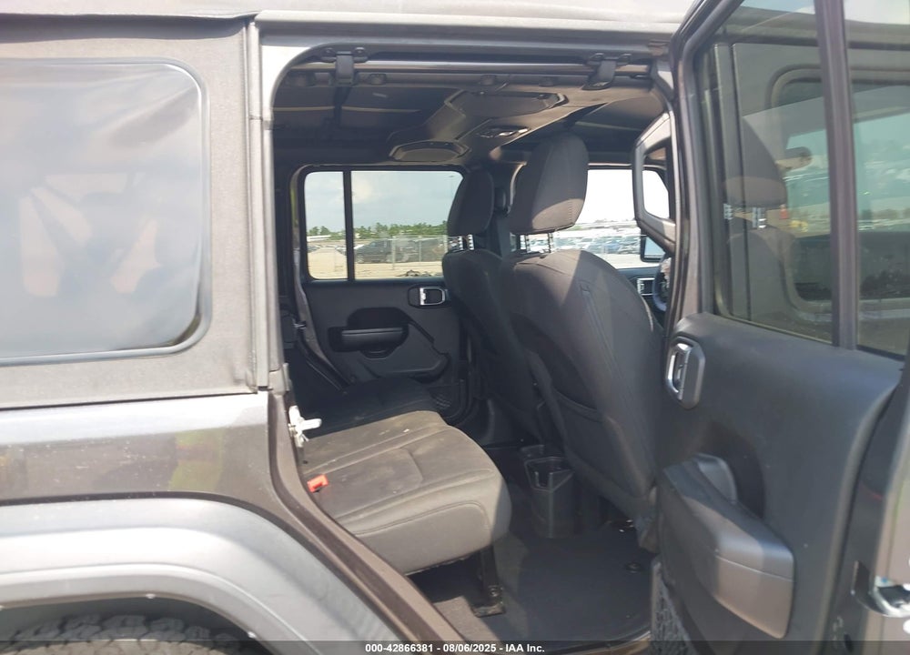 2018 JEEP WRANGLER UNLIMITED VIN: 1C4HJXDG9JW152941