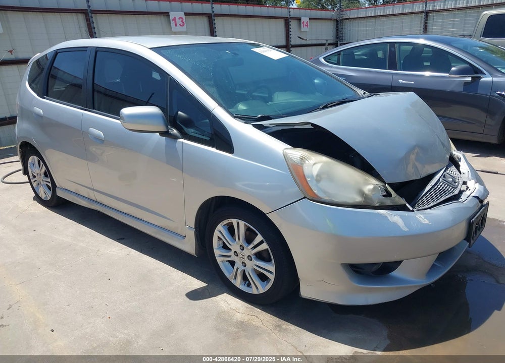 2011 HONDA FIT SPORT VIN: JHMGE8H5XBS003248