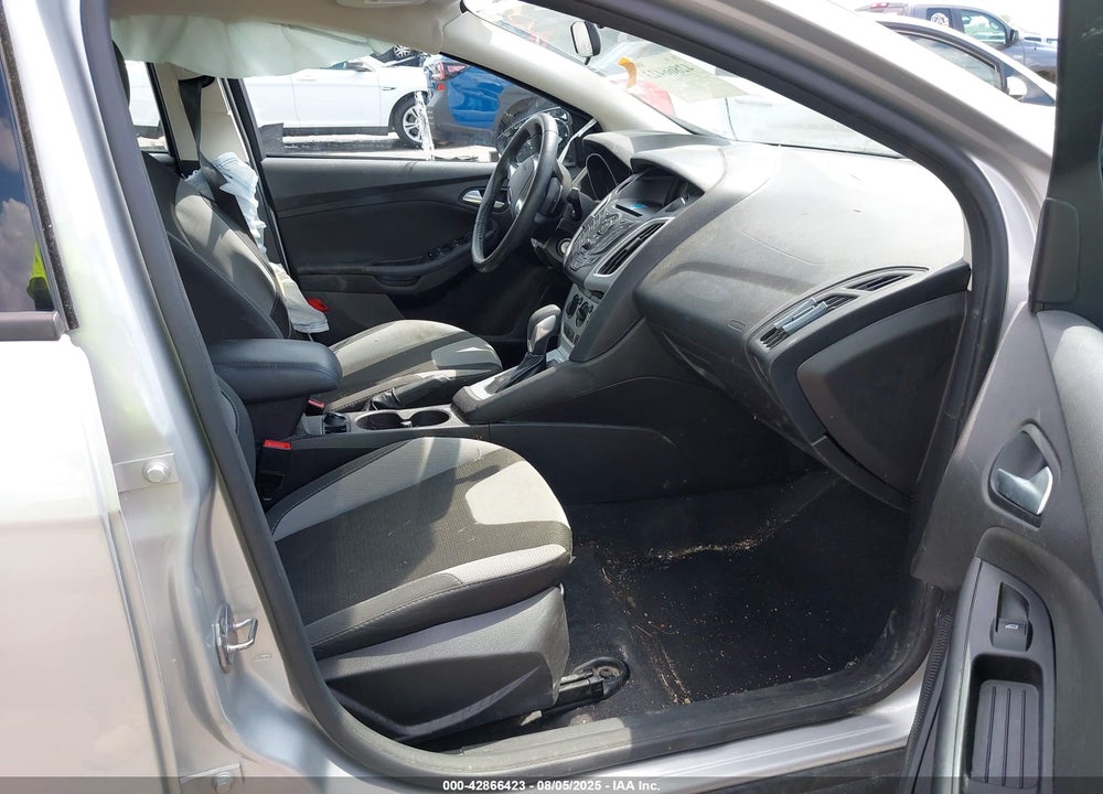 2014 FORD FOCUS VIN: 1FADP3F20EL440920