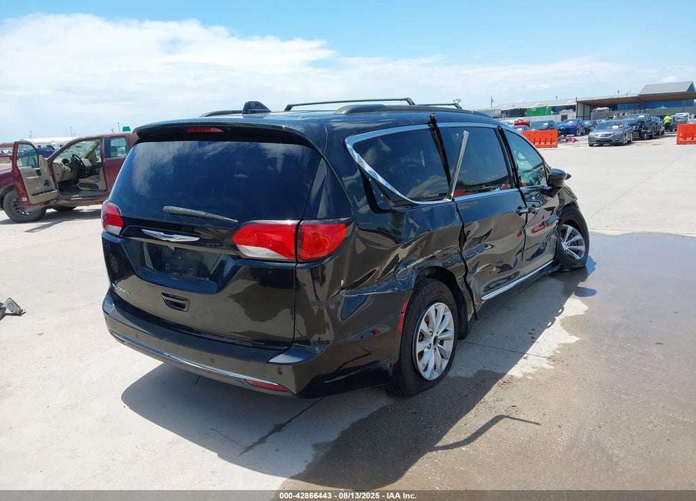 2017 CHRYSLER PACIFICA TOURING L VIN: 2C4RC1BG5HR730325