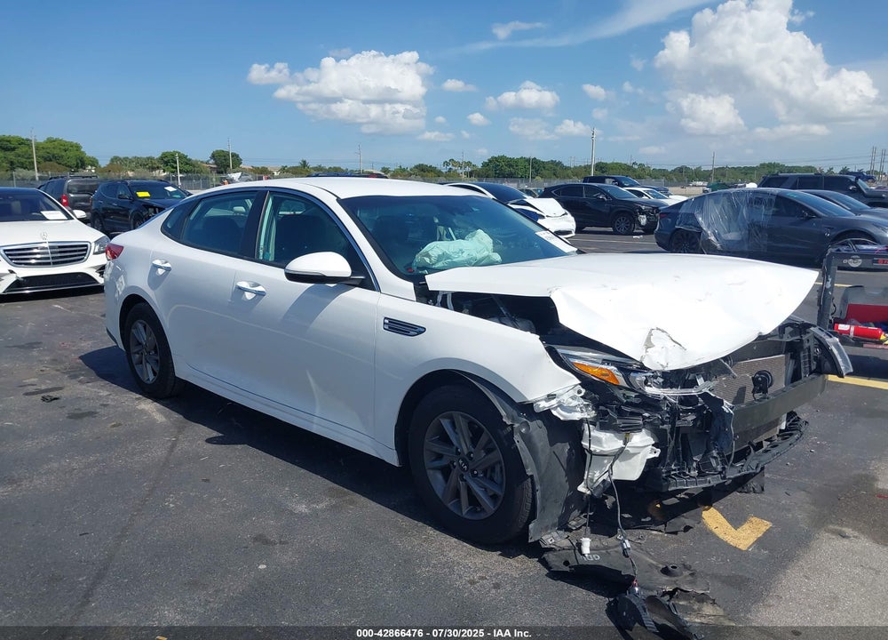 2020 KIA OPTIMA LX VIN: 5XXGT4L38LG412592