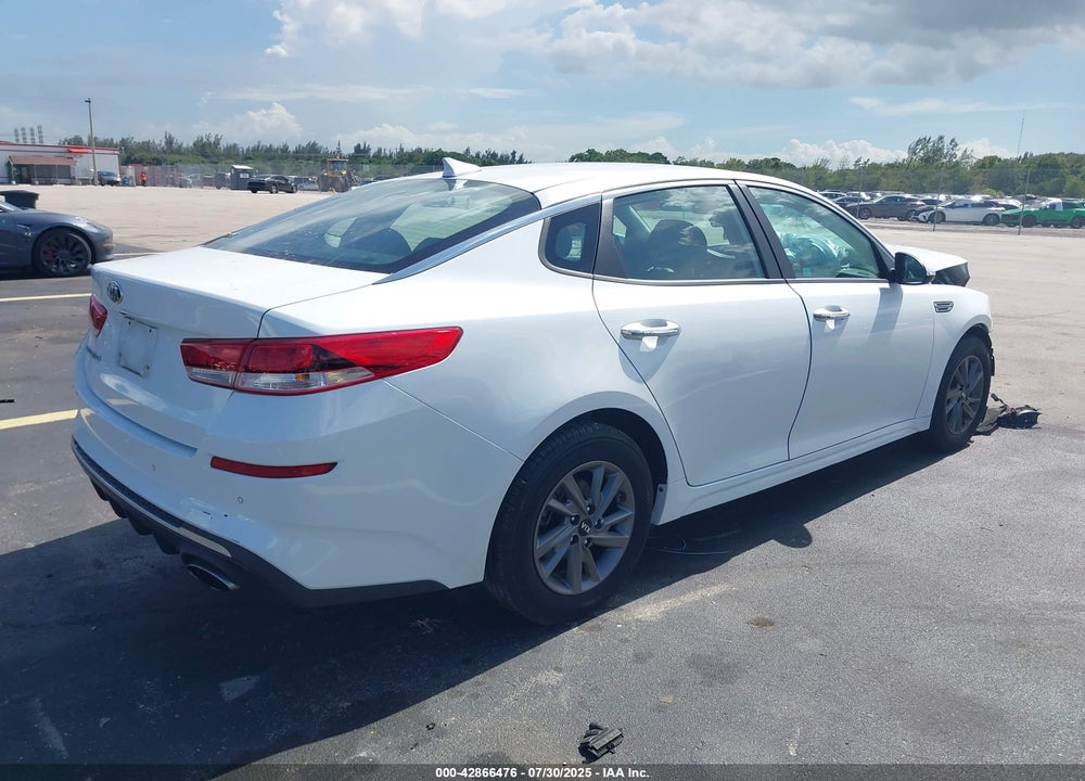 2020 KIA OPTIMA LX VIN: 5XXGT4L38LG412592