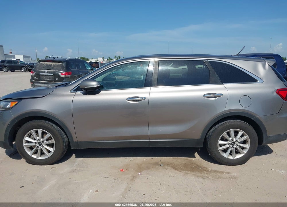 2019 KIA SORENTO VIN: 5XYPGDA5XKG453938