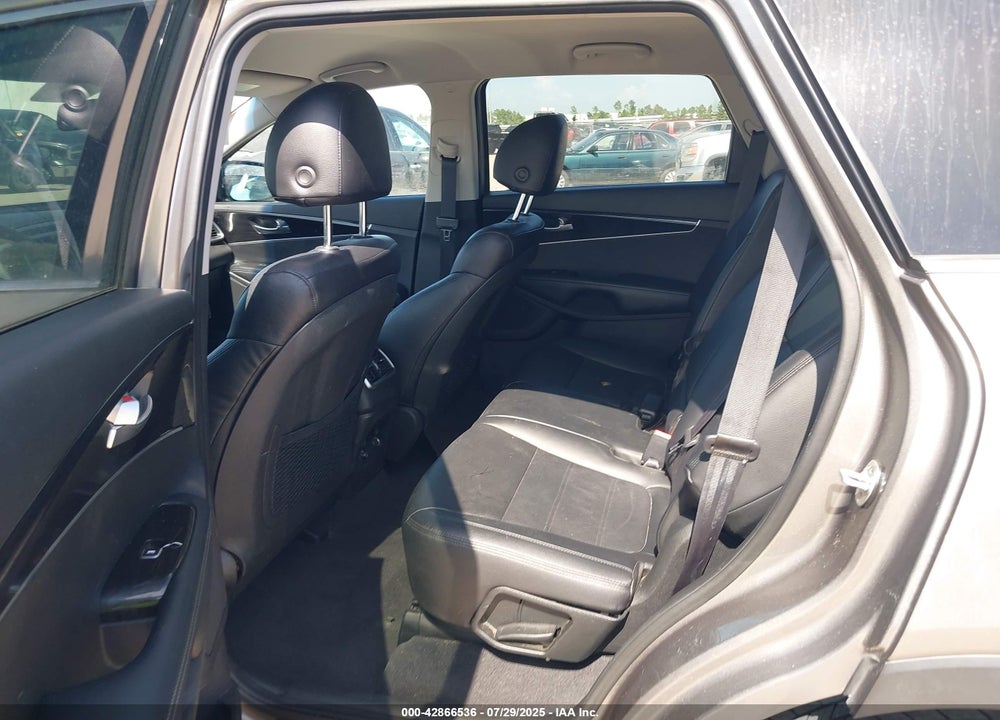 2019 KIA SORENTO VIN: 5XYPGDA5XKG453938