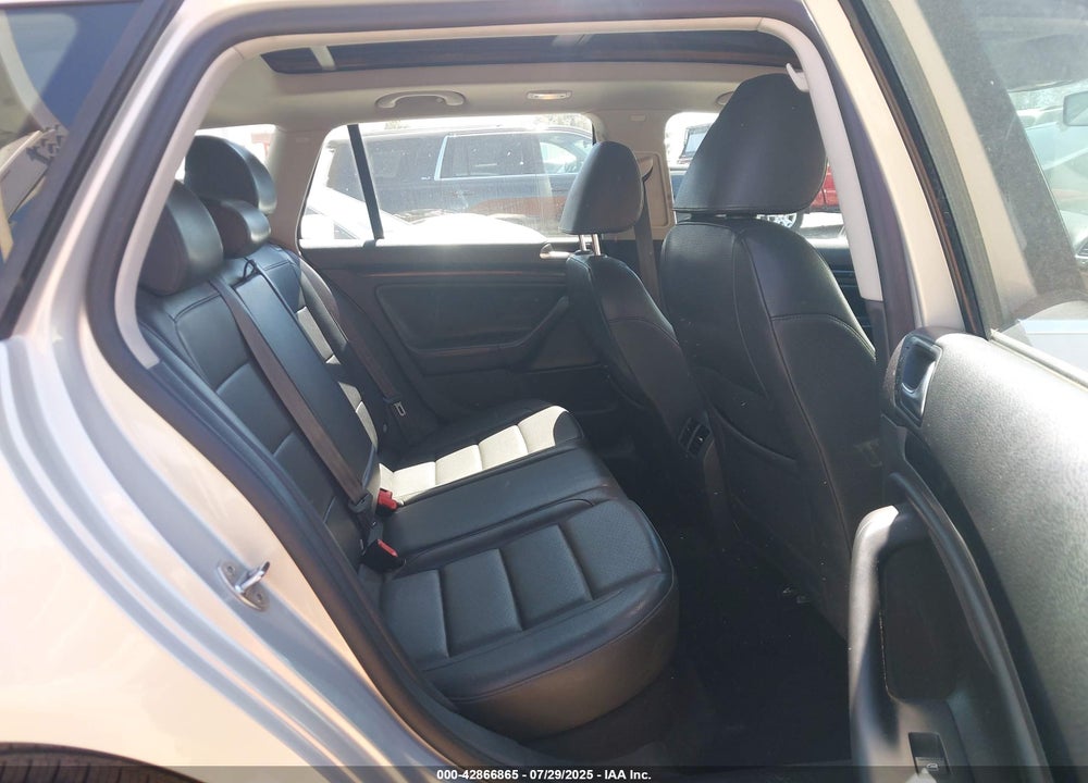 2011 VOLKSWAGEN JETTA VIN: 3VWPL7AJ8BM626057