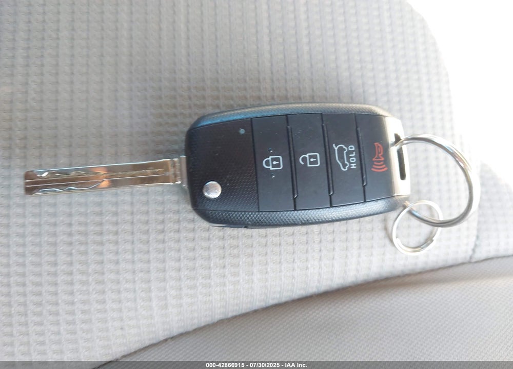 2015 KIA SORENTO VIN: 5XYKTDA61FG567136