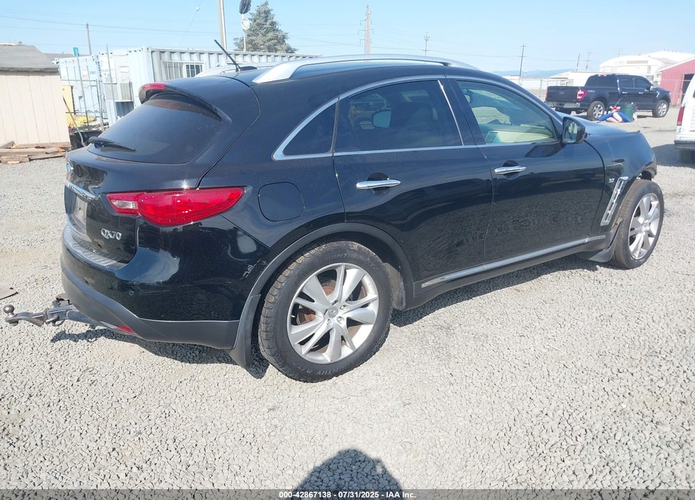 2014 INFINITI QX70 VIN: JN8CS1MW8EM412439