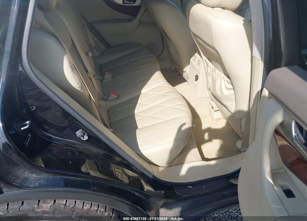 2014 INFINITI QX70 VIN: JN8CS1MW8EM412439