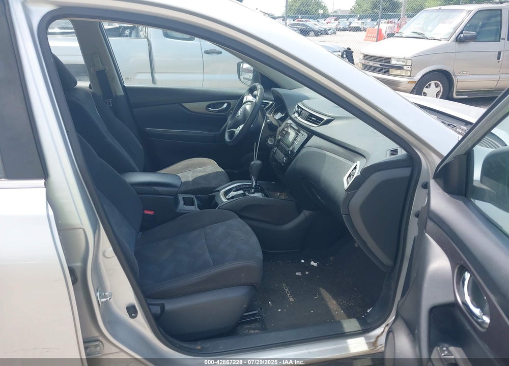 2016 NISSAN ROGUE VIN: KNMAT2MT6GP661190