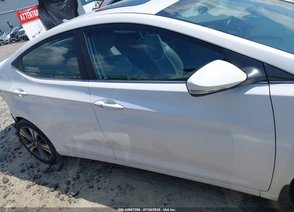 2015 HYUNDAI ELANTRA VIN: KMHDH4AH9FU227092