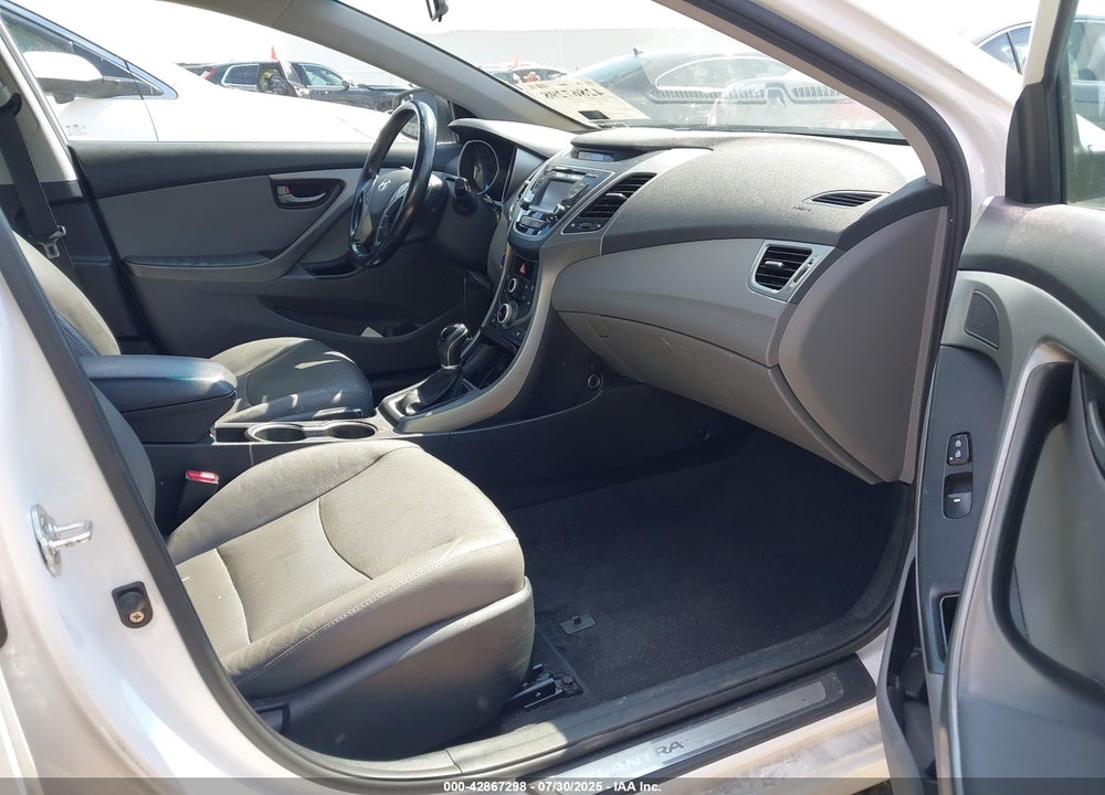 2015 HYUNDAI ELANTRA VIN: KMHDH4AH9FU227092