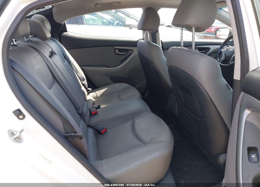 2015 HYUNDAI ELANTRA VIN: KMHDH4AH9FU227092