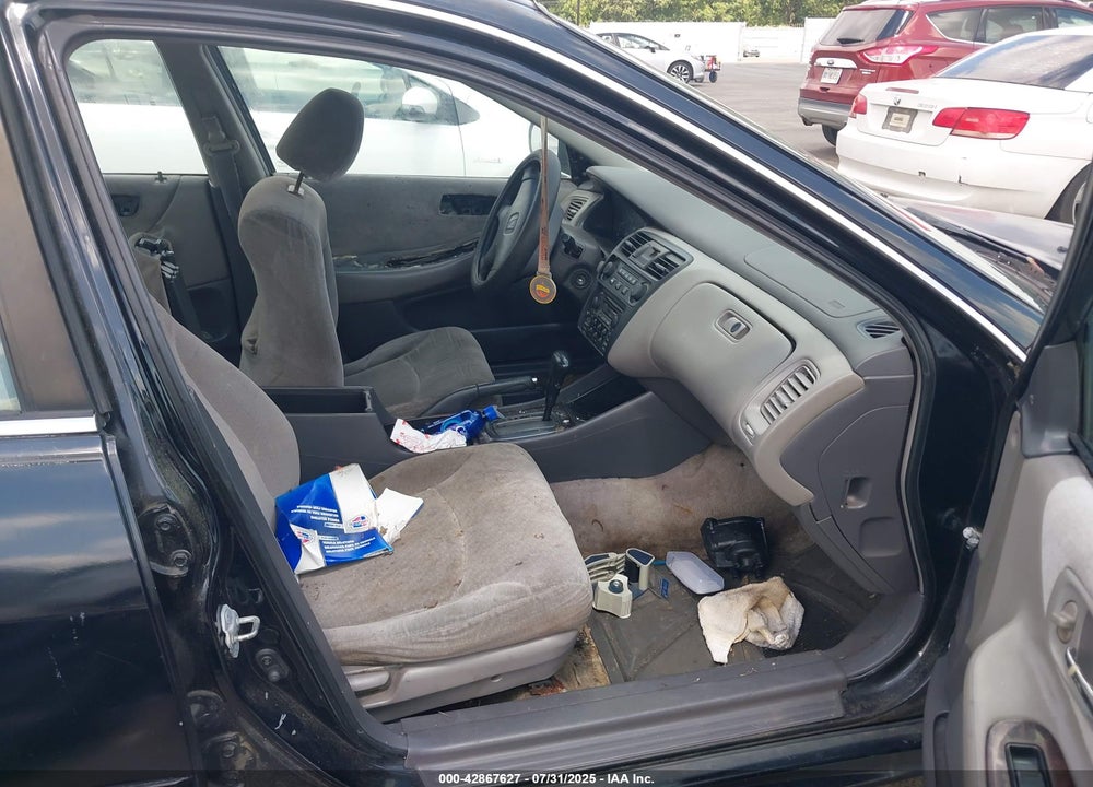 2002 HONDA ACCORD 2.3 EX/2.3 SE VIN: 1HGCG66852A113109