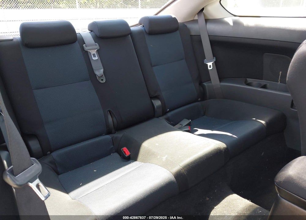 2007 SCION TC VIN: JTKDE167570201585