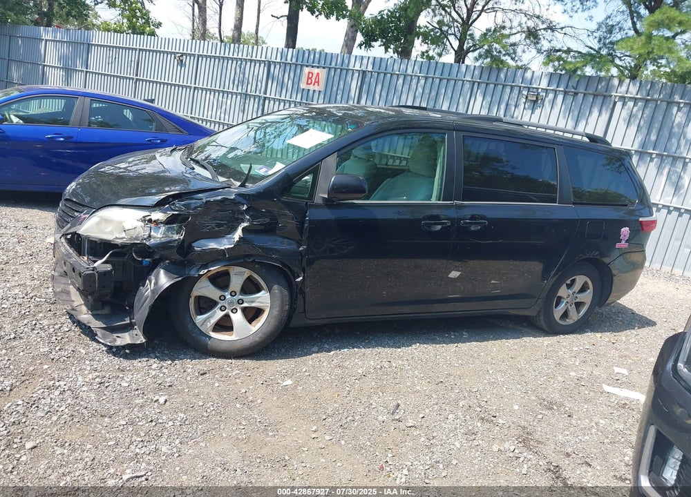 2015 TOYOTA SIENNA LE 8 PASSENGER VIN: 5TDKK3DC2FS589471