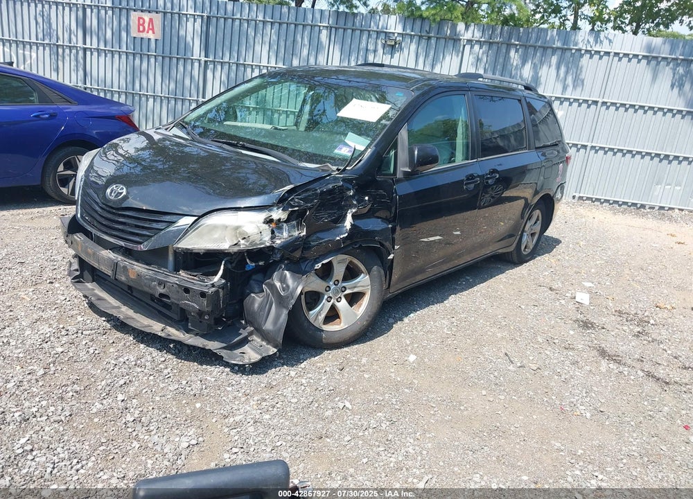2015 TOYOTA SIENNA LE 8 PASSENGER VIN: 5TDKK3DC2FS589471