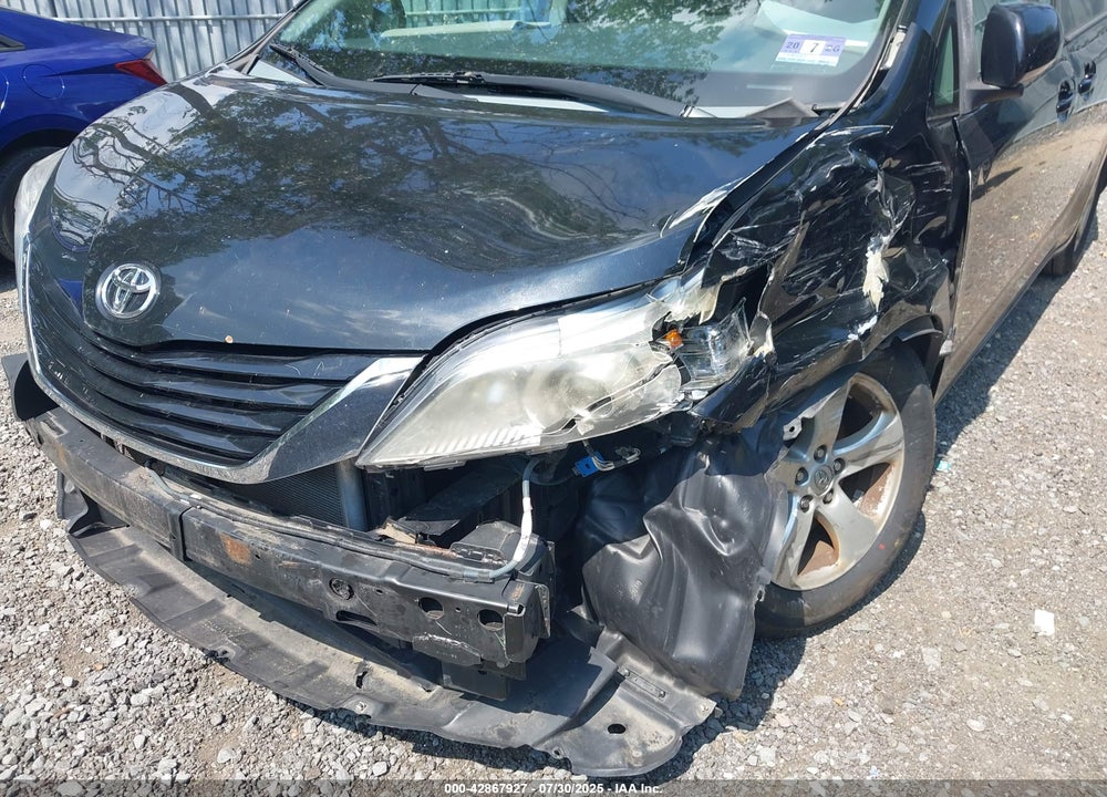 2015 TOYOTA SIENNA LE 8 PASSENGER VIN: 5TDKK3DC2FS589471