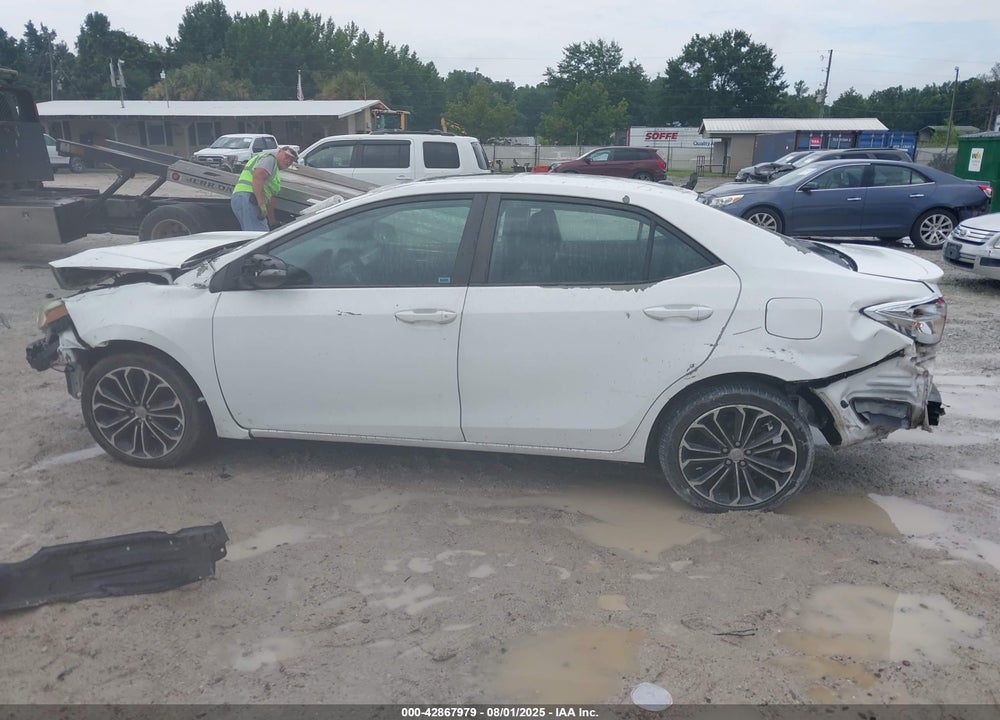 2015 TOYOTA COROLLA VIN: 5YFBURHE3FP296888
