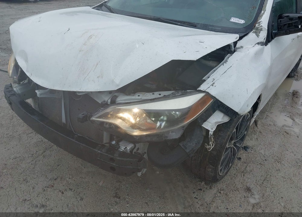 2015 TOYOTA COROLLA VIN: 5YFBURHE3FP296888